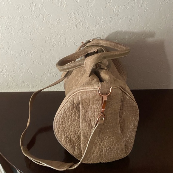 ALEXANDER WANG large Rocco Latte Bag Rosegold Hardware Long Strap  Perfect - Picture 7 of 16